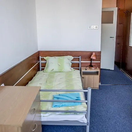 Top Floor Hostel *
